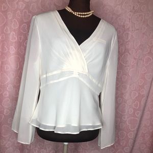 PETITE SOPHISTICATE Blouse very elegant creamy